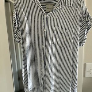 American eagle short sleeve button down